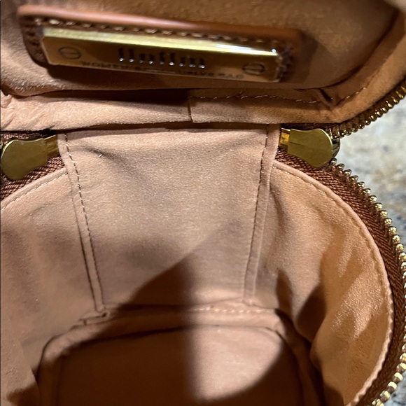 llnllm- NEW MINI LEATHER CROSSBODY/ CHAINBOX - Picture 9 of 13